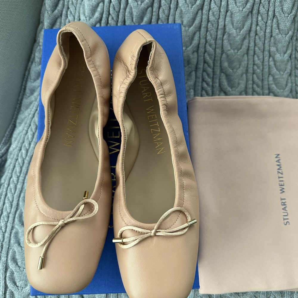 Stuart Weitzman Women's Tan Ballet Flats